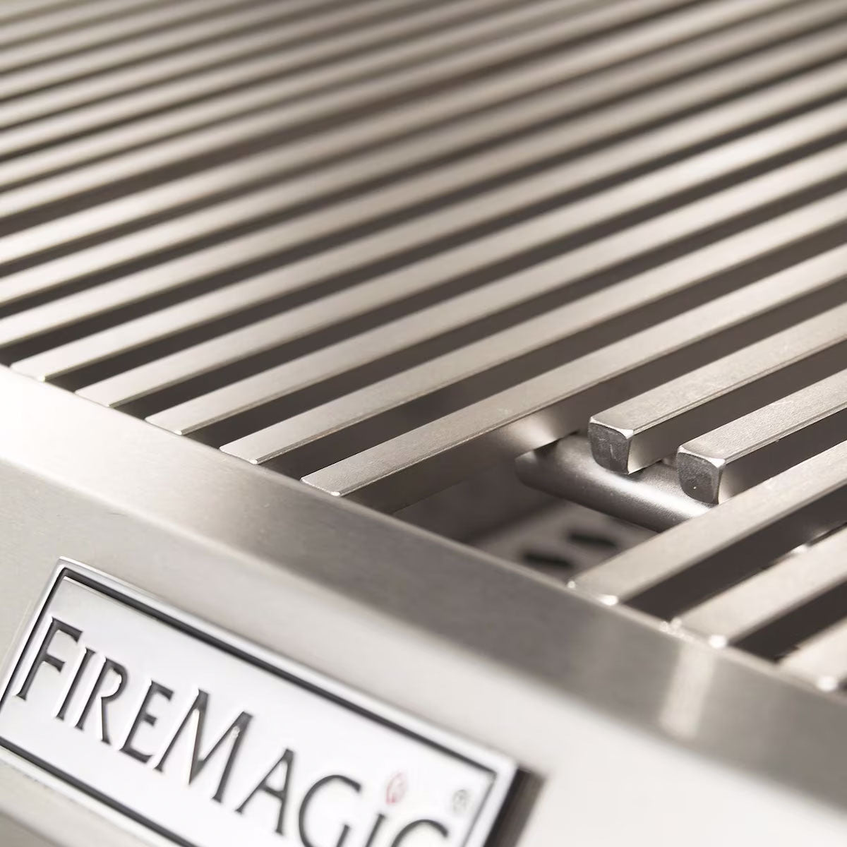 Fire Magic Aurora A660I 30-Inch Built-In Natural Gas Grill With Rotisserie And Analog Thermometer - A660I-8EAN