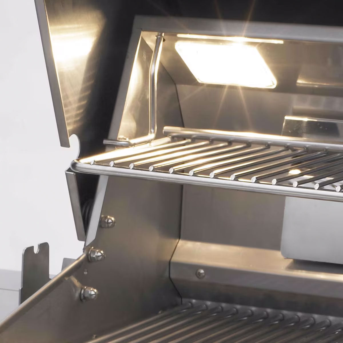 Fire Magic Aurora A660I 30-Inch Built-In Natural Gas Grill With Rotisserie And Analog Thermometer - A660I-8EAN